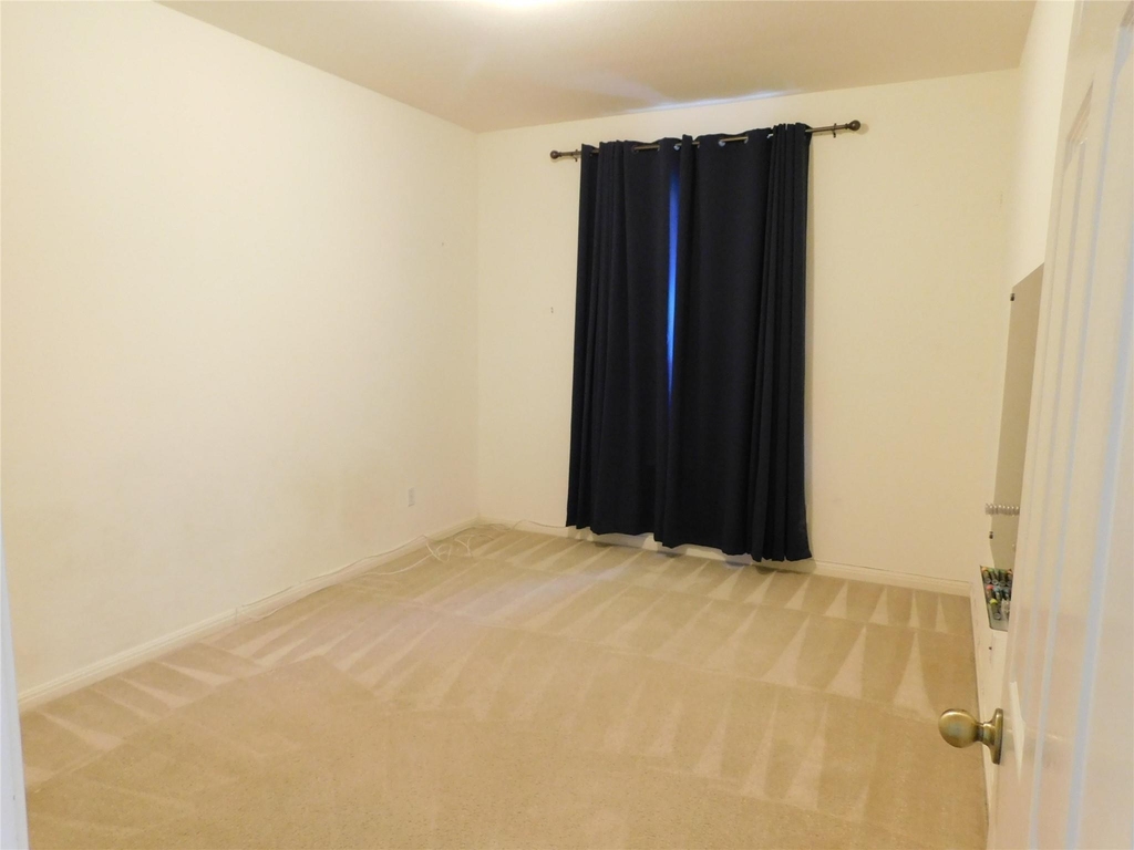 1511 Homewood Cir - Photo 5