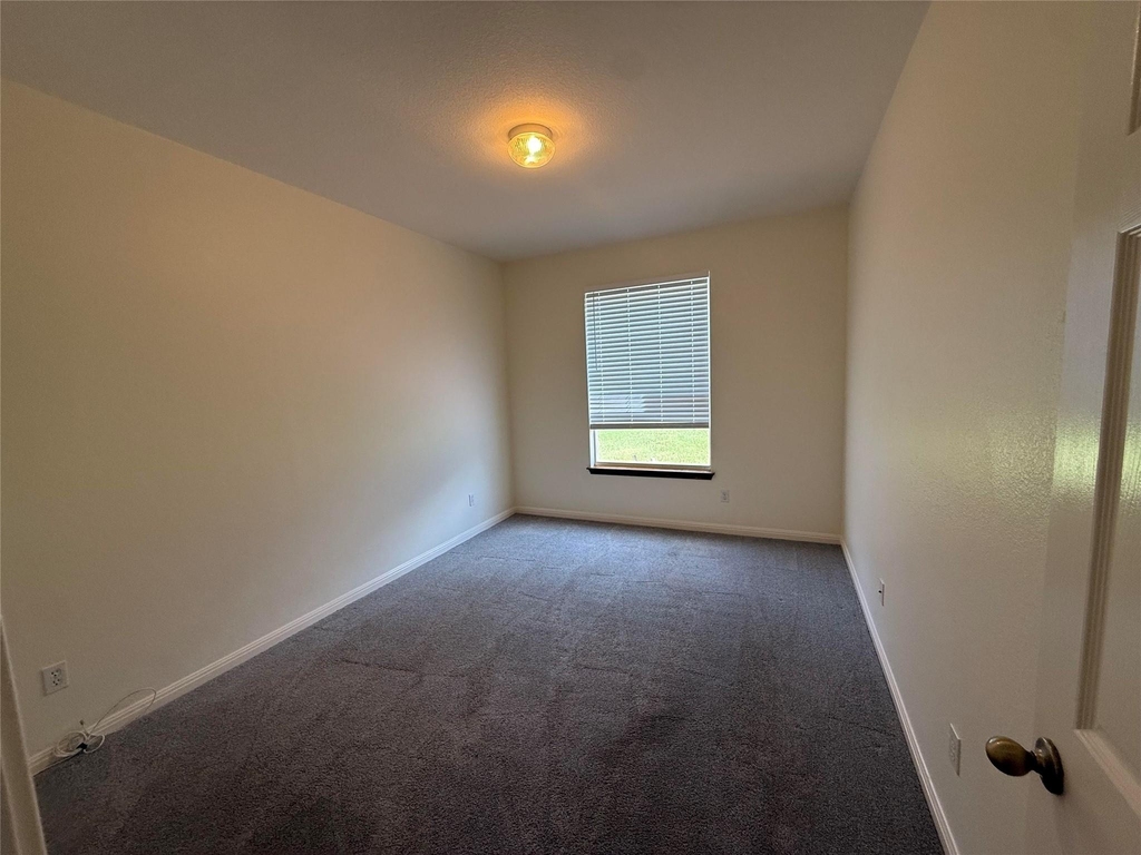 1511 Homewood Cir - Photo 5