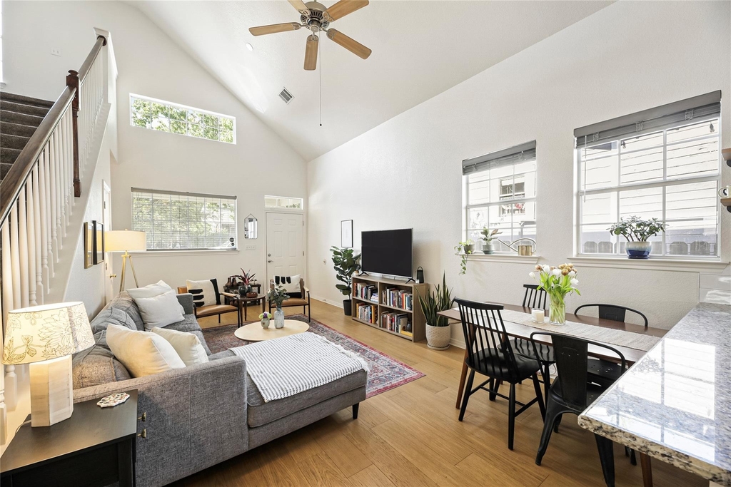 2921 E 14th St - Photo 5