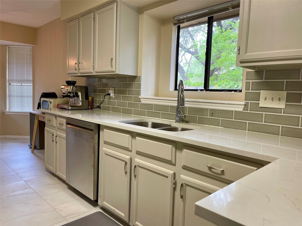 8905 Bridgewood Trl - Photo 10