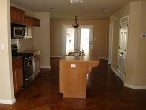203 Railroad St - Photo 5
