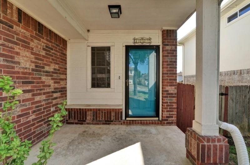 1017 Doras Dr - Photo 3