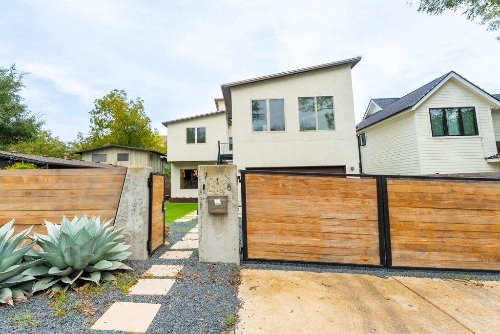716 Post Oak St - Photo 2