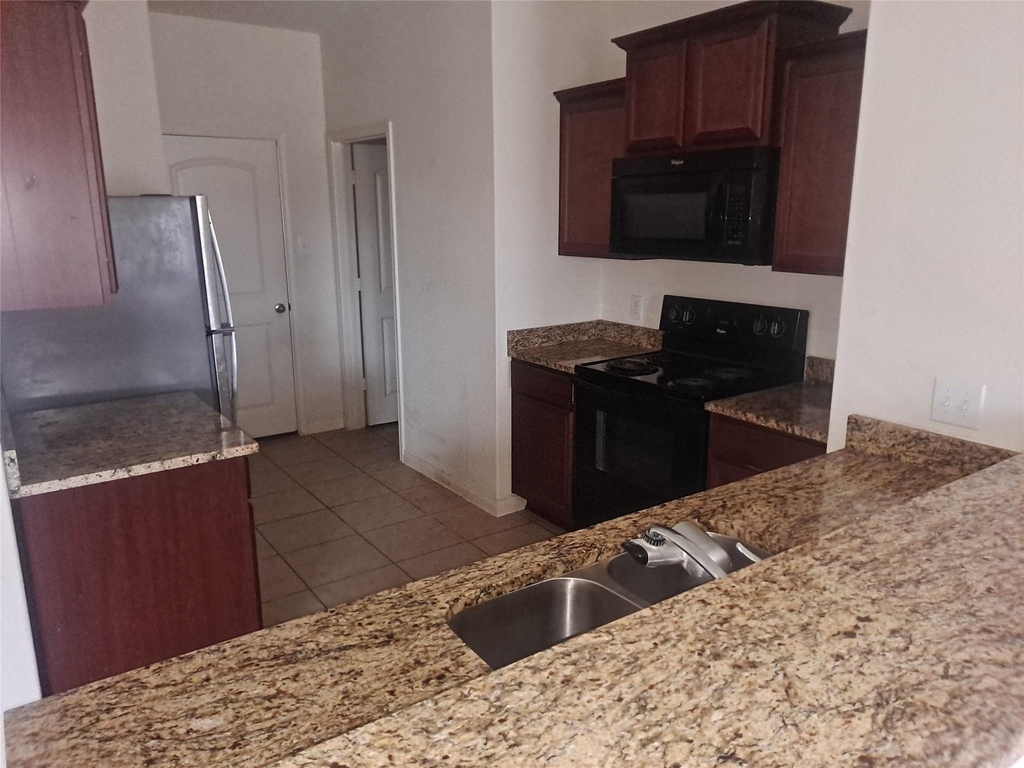 19208 Freedom Hill Ln - Photo 4