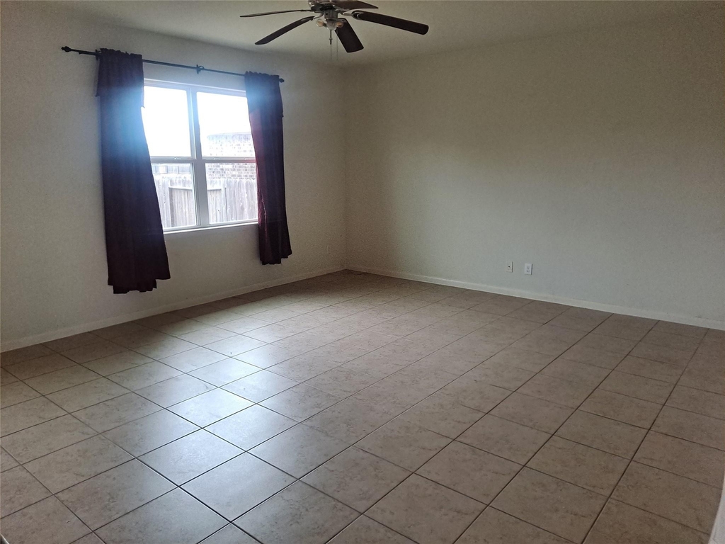 19208 Freedom Hill Ln - Photo 3