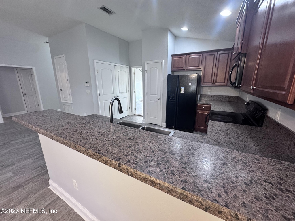 7565 Westland Oaks Drive - Photo 8