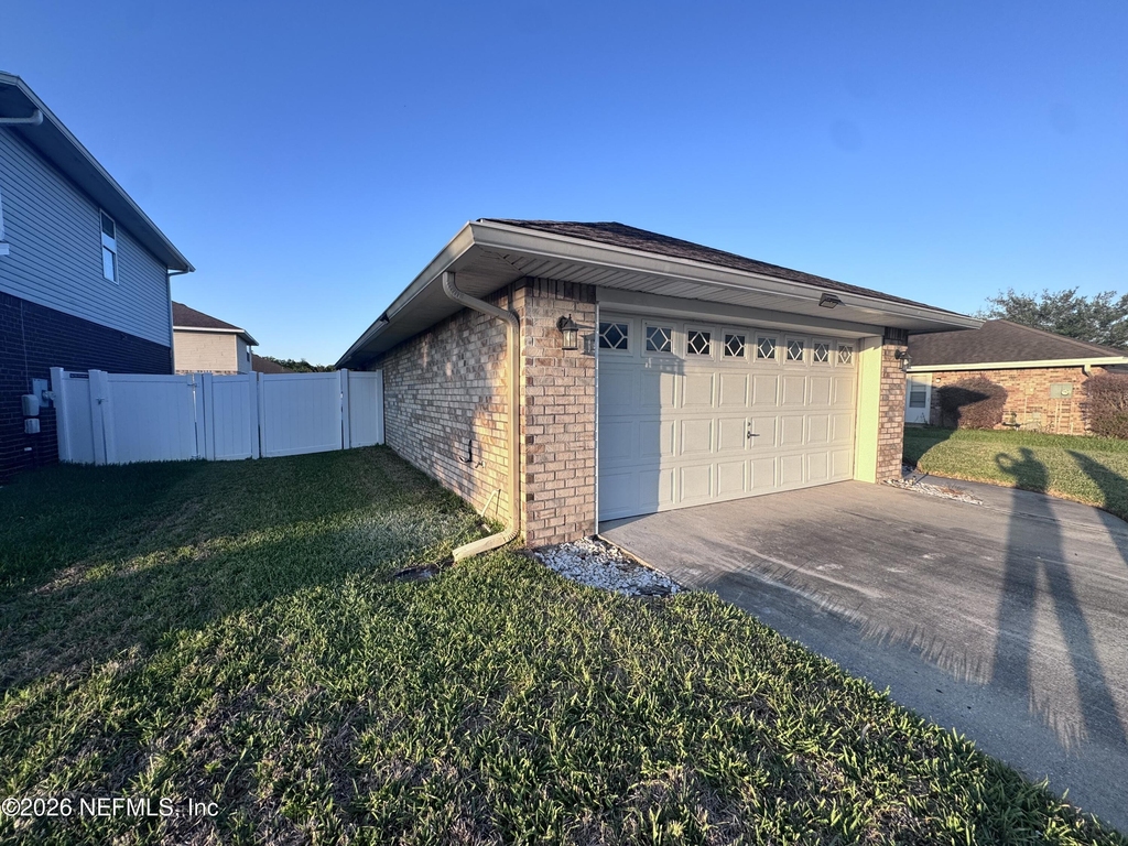 7565 Westland Oaks Drive - Photo 3