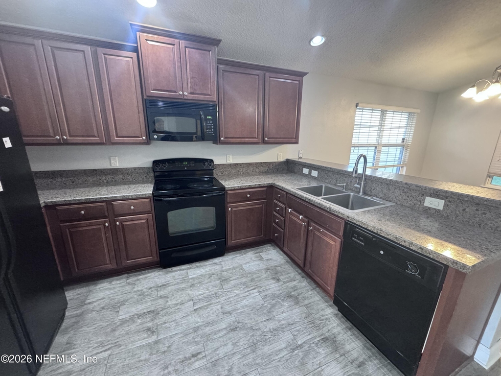 7565 Westland Oaks Drive - Photo 6