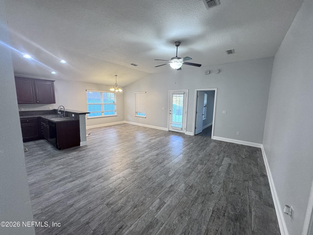 7565 Westland Oaks Drive - Photo 4