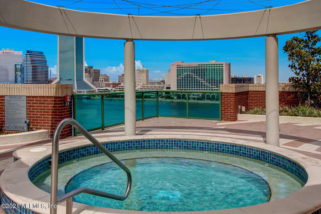 1431 Riverplace Boulevard - Photo 49