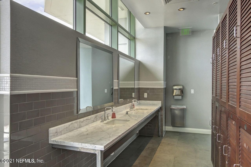 1431 Riverplace Boulevard - Photo 58