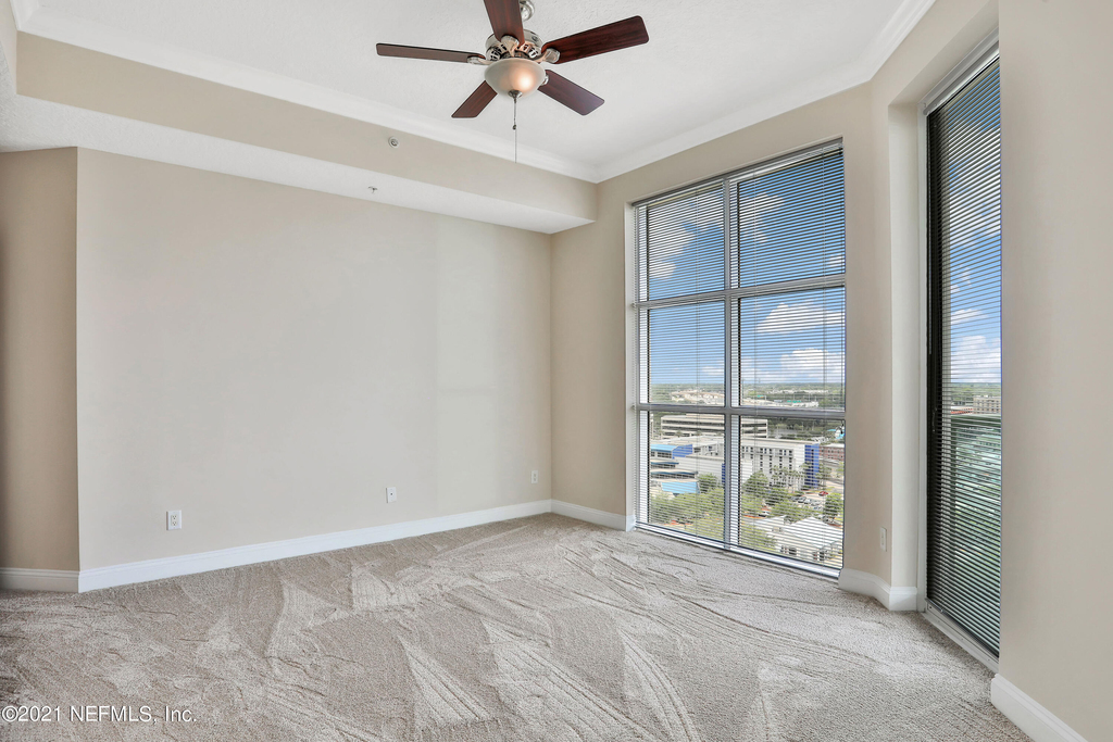 1431 Riverplace Boulevard - Photo 31