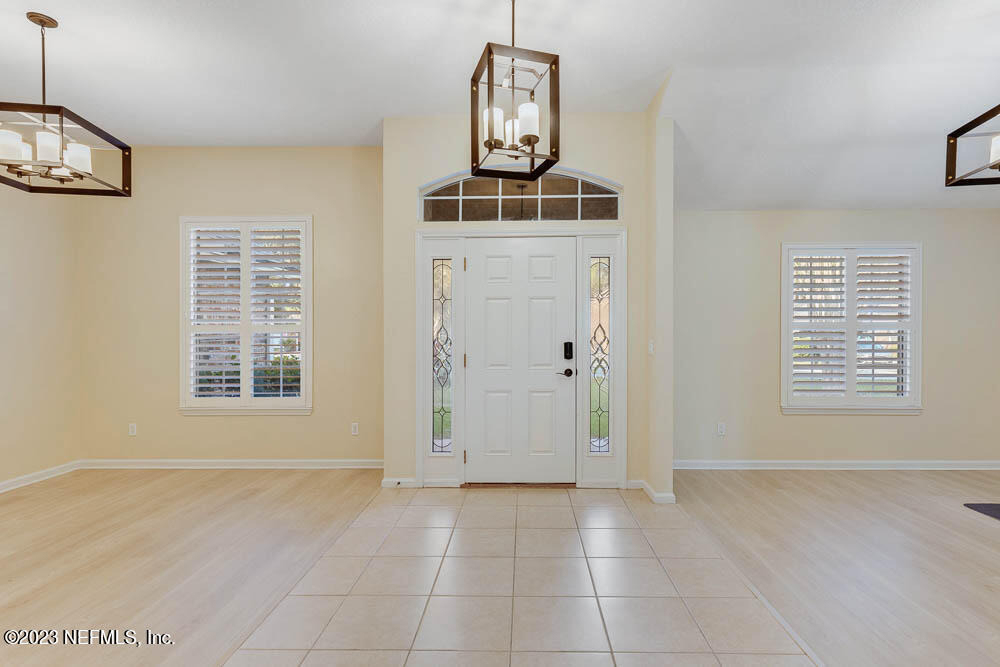 813 W American Eagle Drive - Photo 3