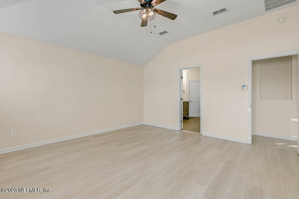 813 W American Eagle Drive - Photo 16