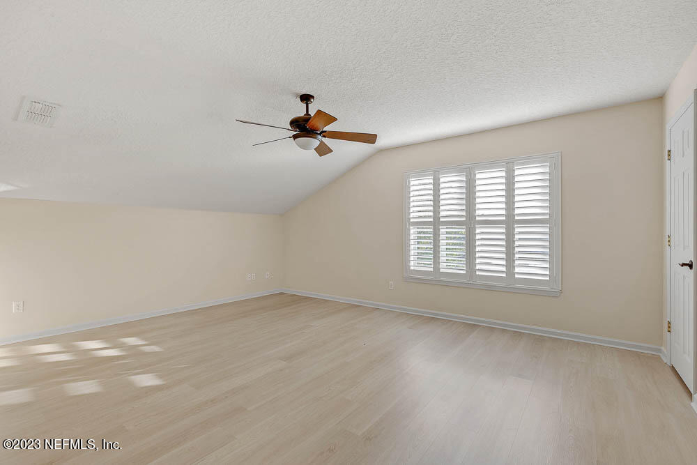 813 W American Eagle Drive - Photo 23