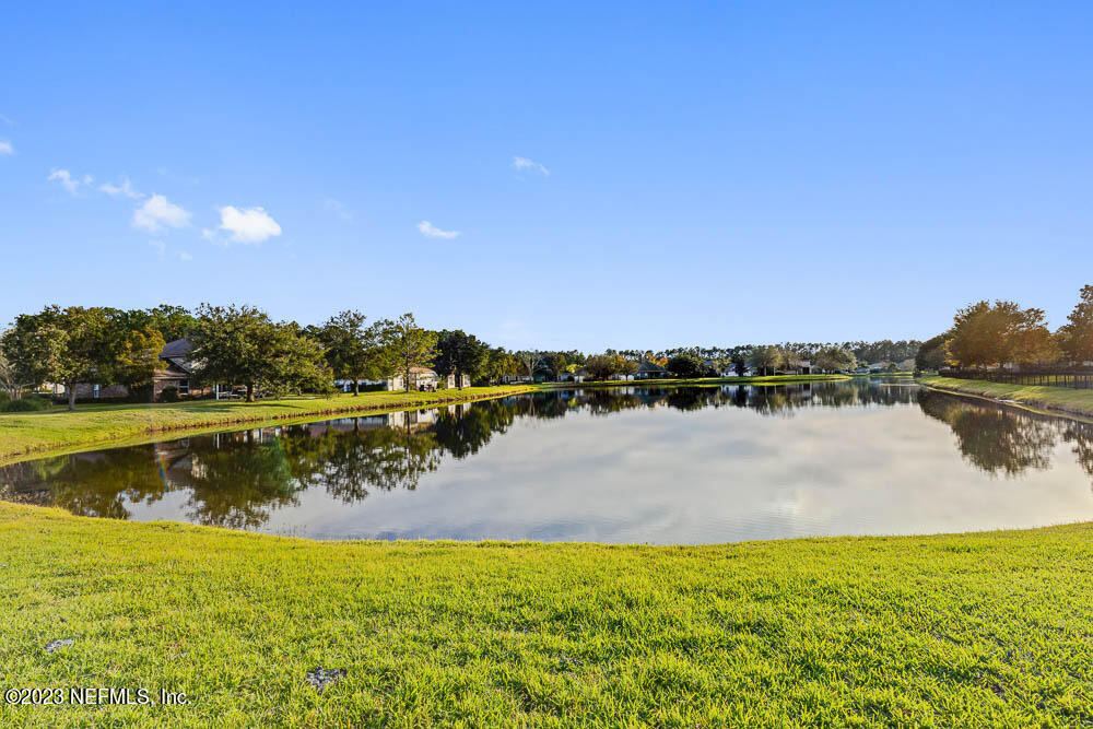 813 W American Eagle Drive - Photo 35