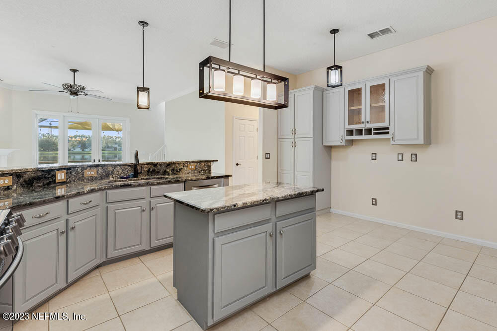 813 W American Eagle Drive - Photo 6