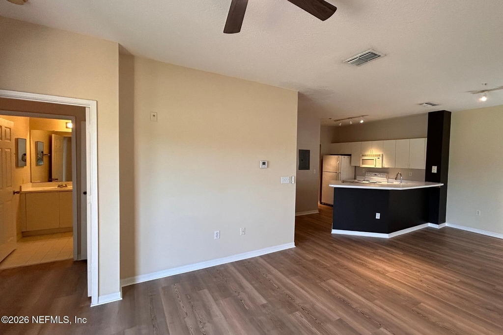 540 Florida Club Boulevard - Photo 18