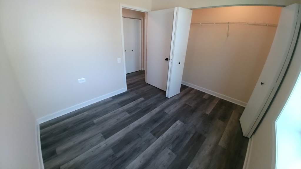 4752 S Wabash Avenue - Photo 2