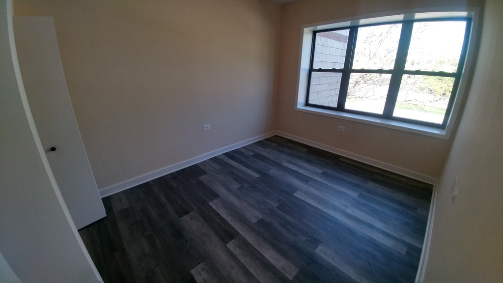 4752 S Wabash Avenue - Photo 3