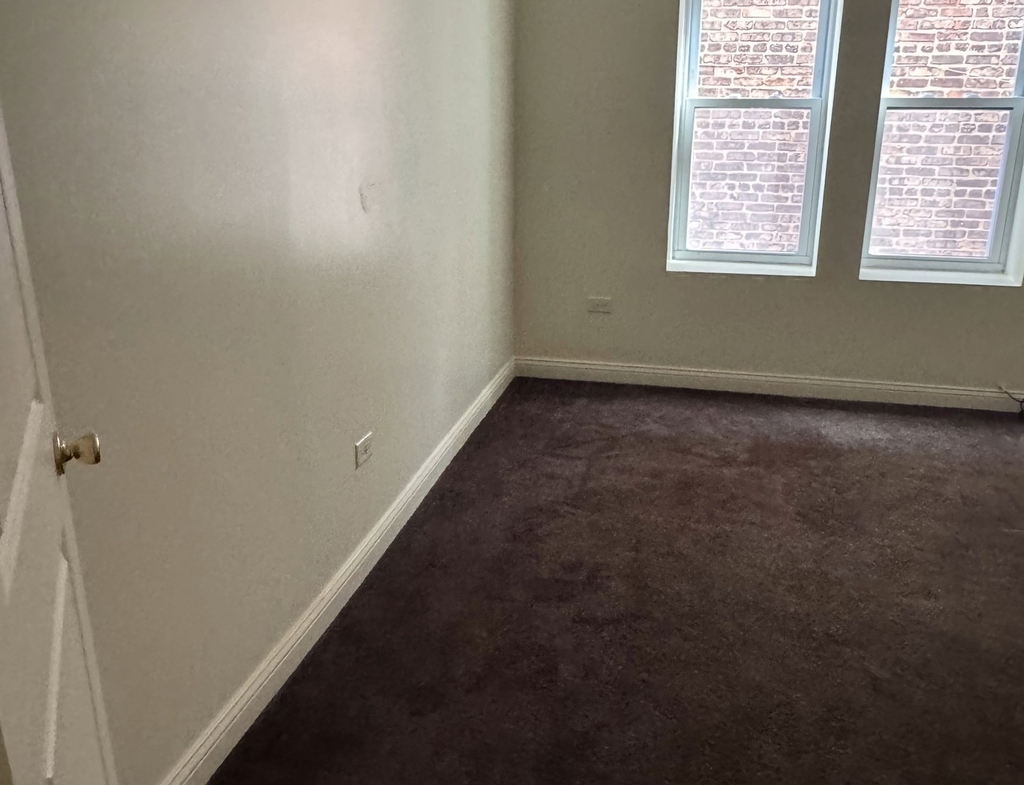 6728 S Langley Avenue - Photo 2