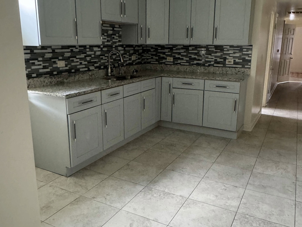 6728 S Langley Avenue - Photo 10