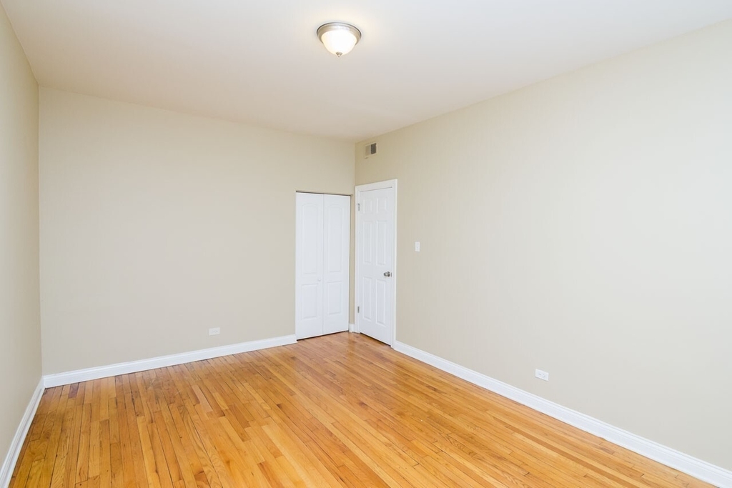 2344 N Kenneth Avenue - Photo 3