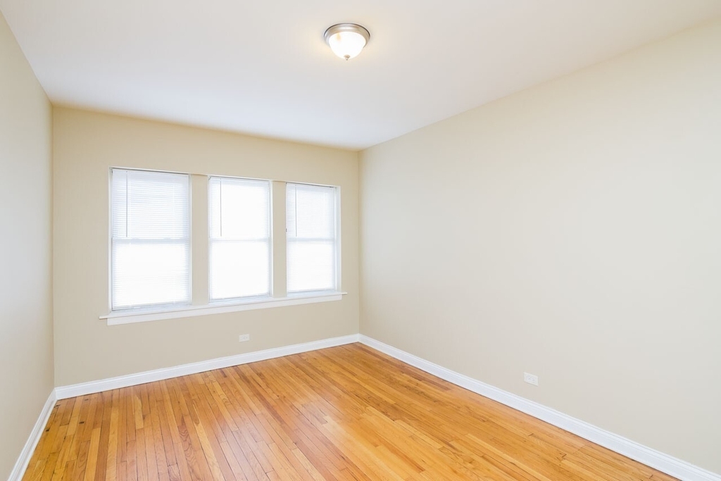 2344 N Kenneth Avenue - Photo 2