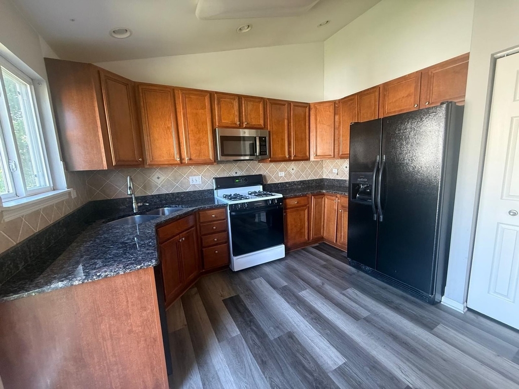 3141 Saganashkee Lane - Photo 3