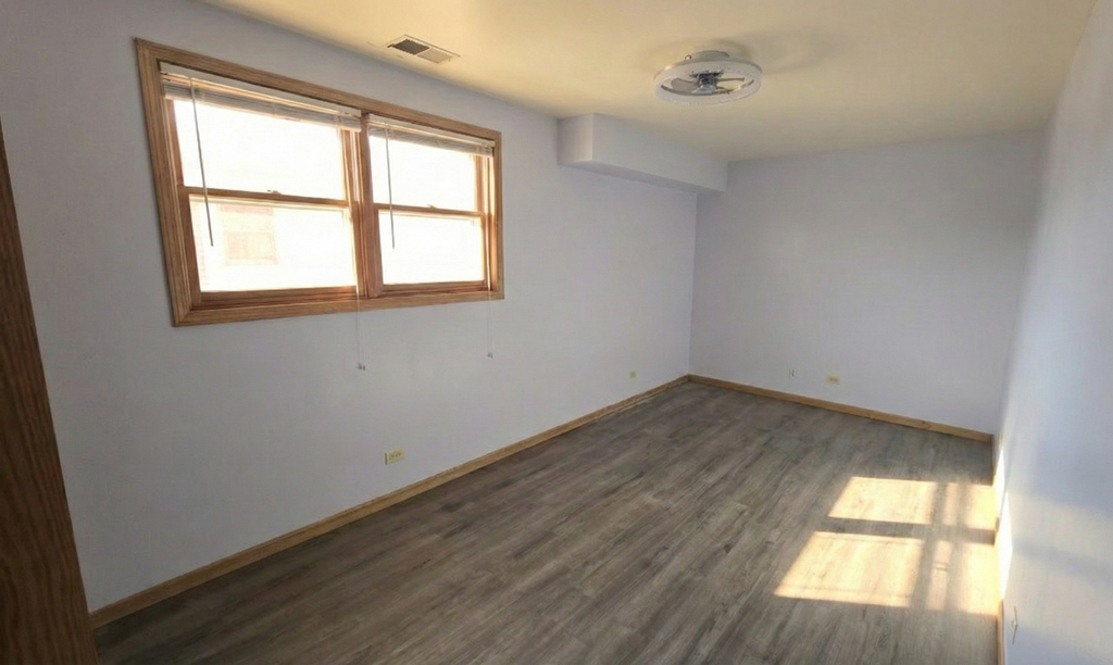 445 W 37th Street - Photo 8