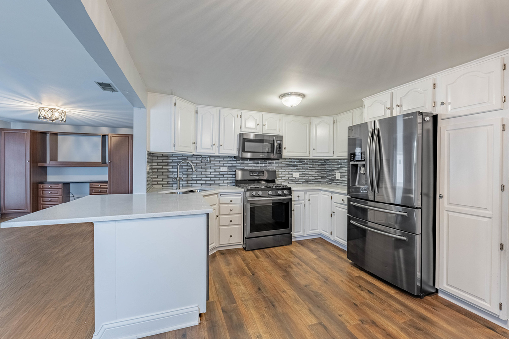 8912 S Ryan Road - Photo 9
