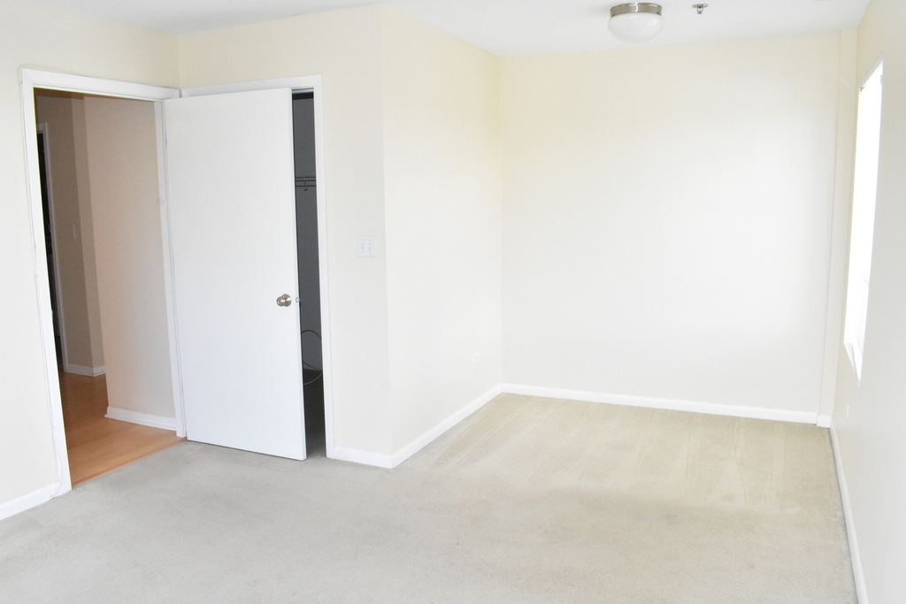 8255 Skokie Boulevard - Photo 5
