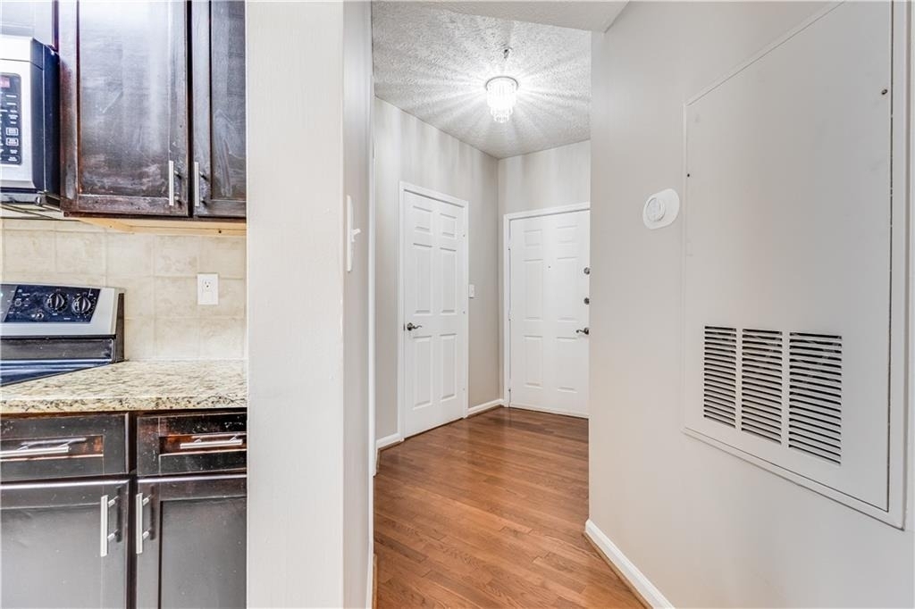 1250 Parkwood Circle Se - Photo 16