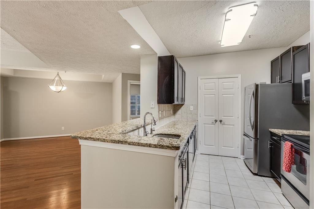 1250 Parkwood Circle Se - Photo 10
