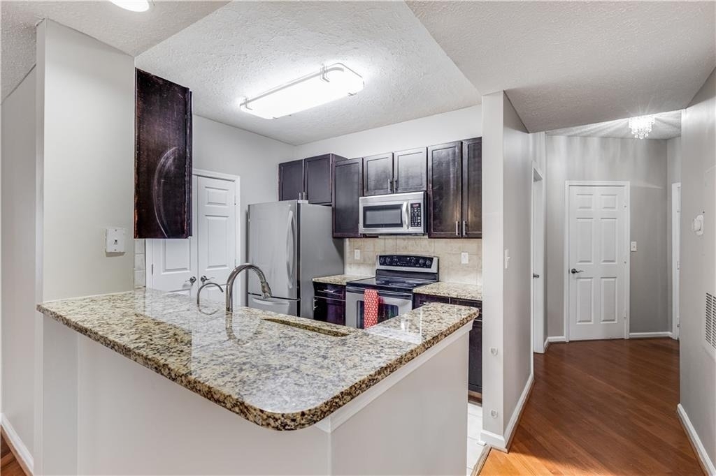 1250 Parkwood Circle Se - Photo 11