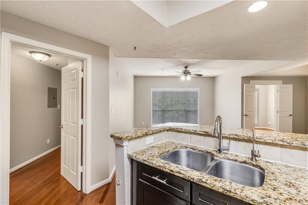 1250 Parkwood Circle Se - Photo 12