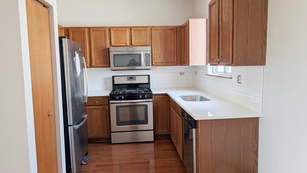 1713 Fieldstone Drive N - Photo 3
