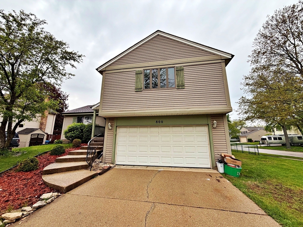 800 W Beechtree Lane - Photo 0