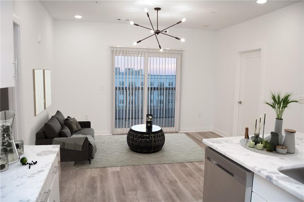525 Parkway Drive Ne - Photo 1