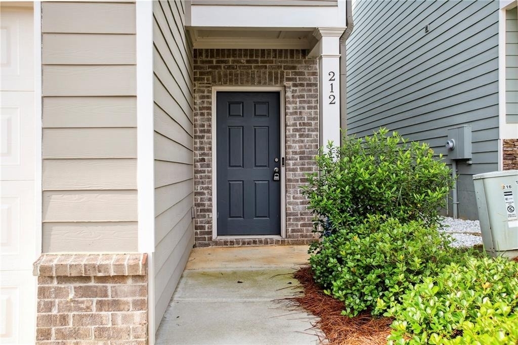 212 Ridge Valley Dr - Photo 2