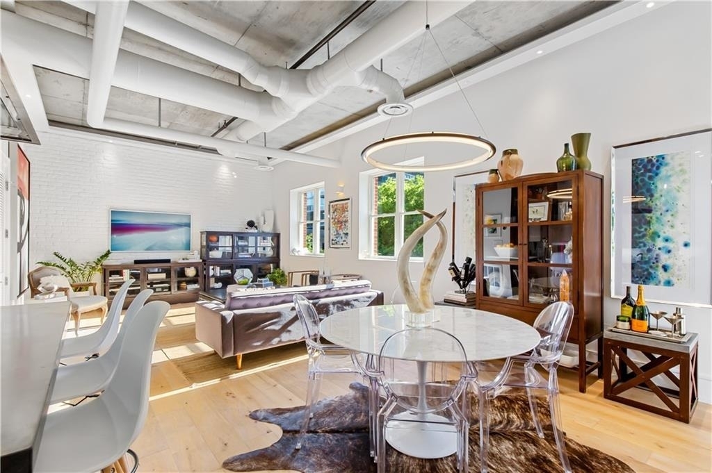 206 11th Street Ne - Photo 16