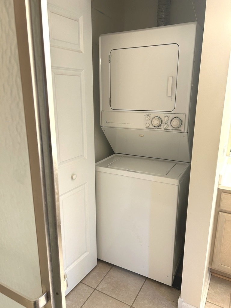 1111 Burlington Avenue - Photo 9