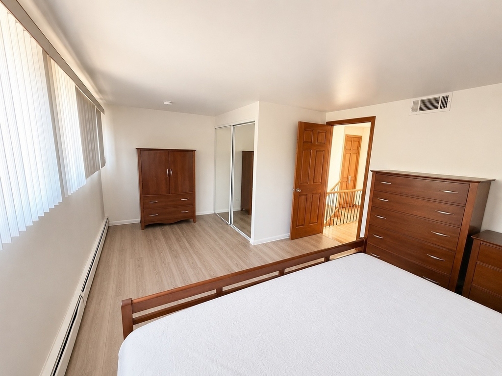 5557 S Harper Avenue - Photo 9