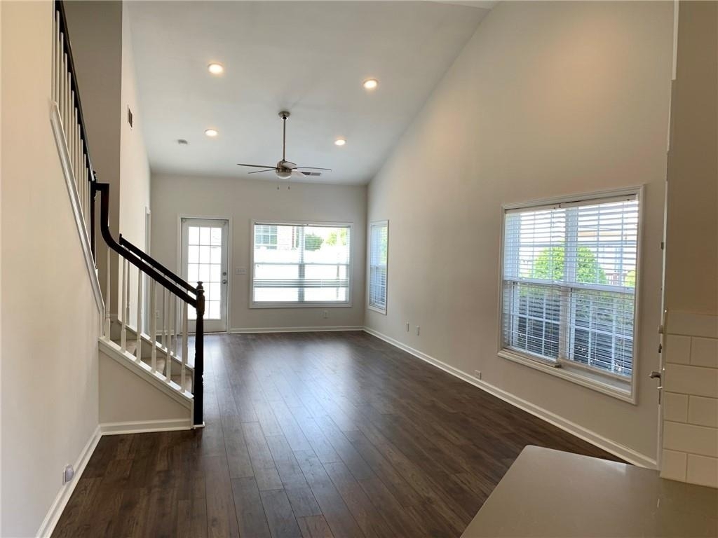 1733 Oakbrook Lane Nw - Photo 6