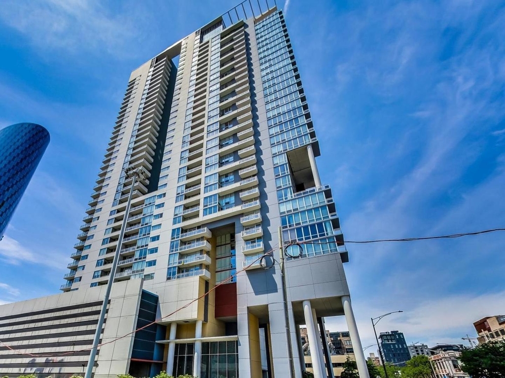 737 W Washington Boulevard - Photo 3