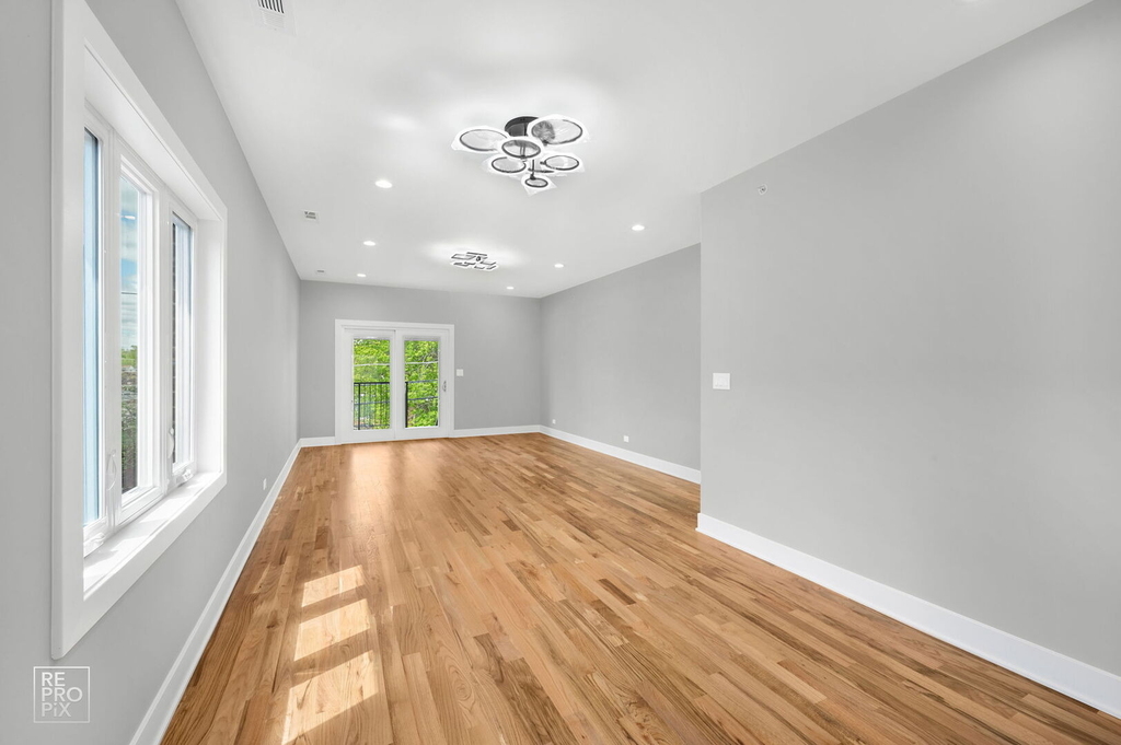 8734 Kimball Avenue - Photo 9