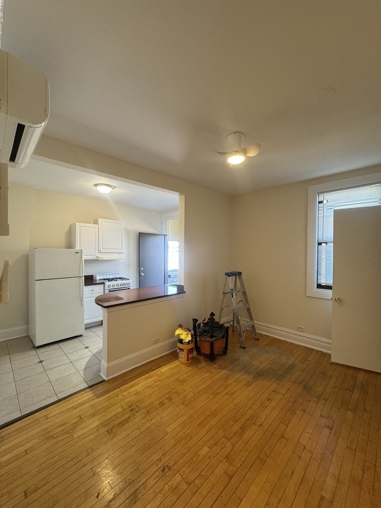 7109 N Clark Street - Photo 3