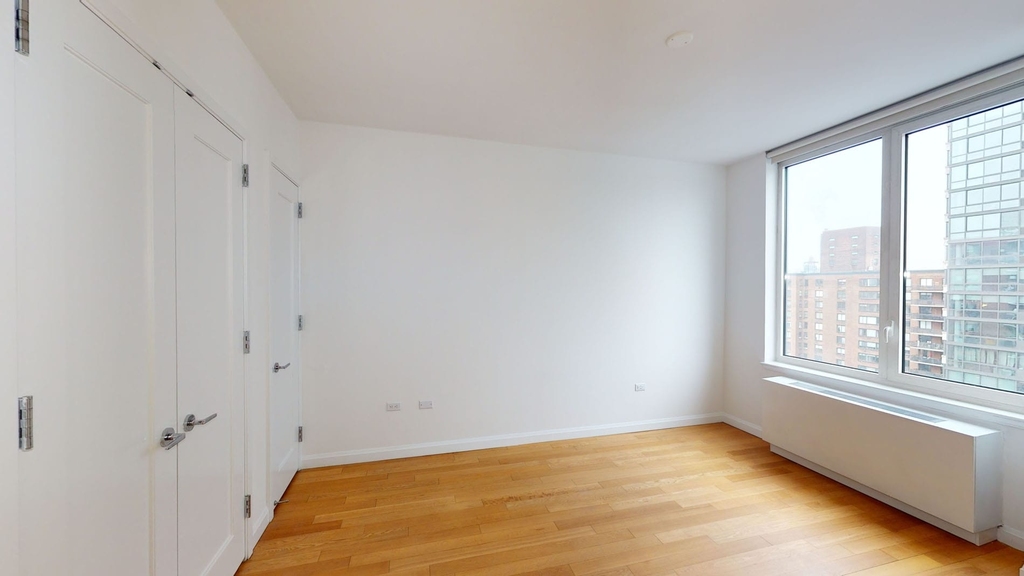 808 Columbus Ave - Photo 4