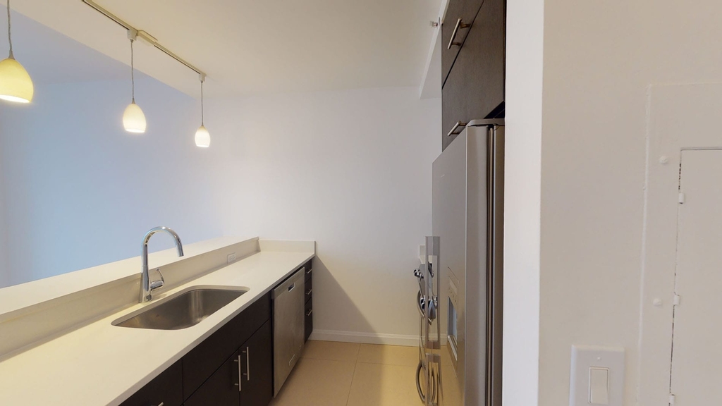 808 Columbus Ave - Photo 2