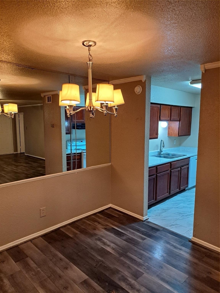 9797 Leawood Boulevard - Photo 4